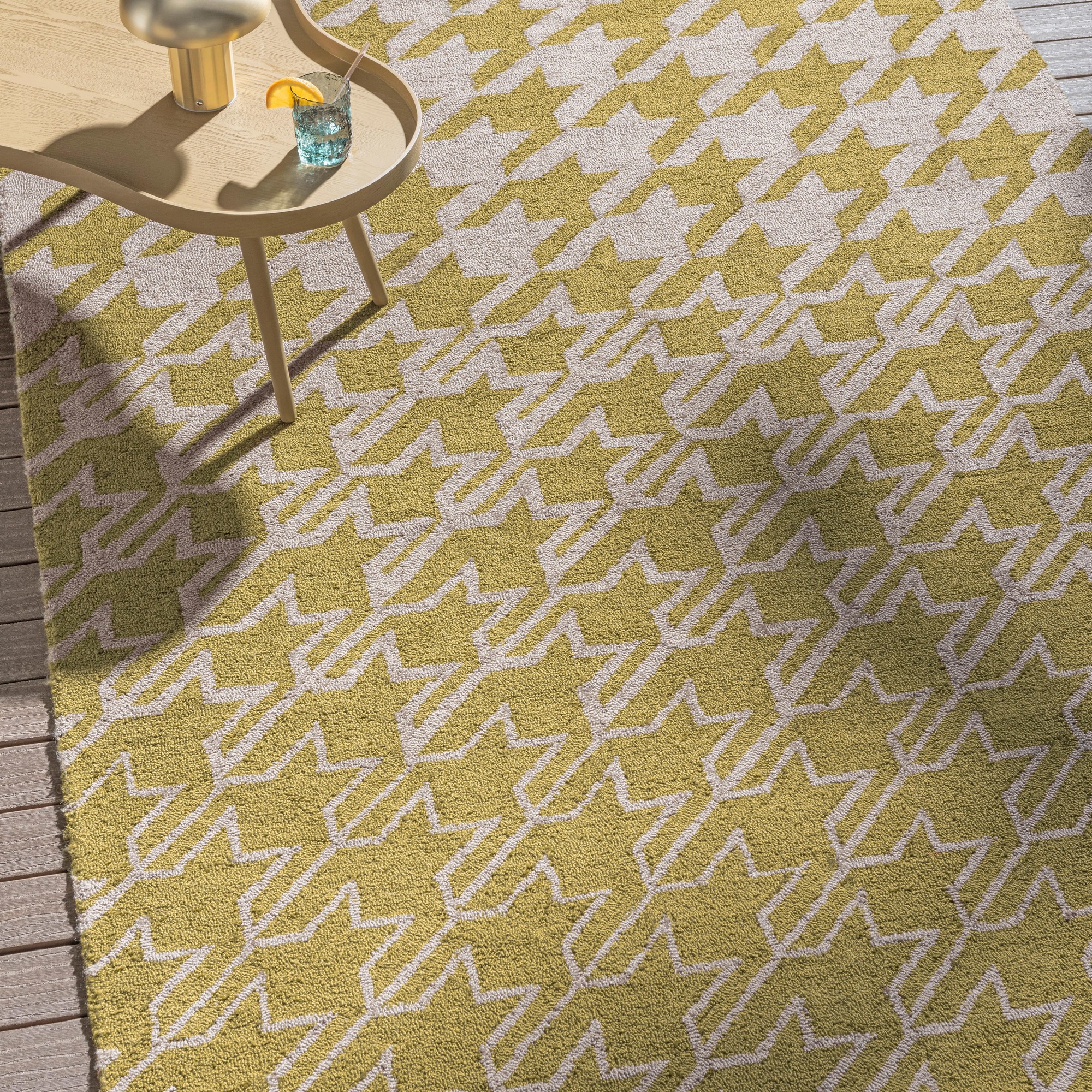 Houndstooth Indoor Outdoor Rug 455706 By Ted Baker In Mustard